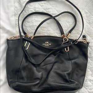 Coach Black Shoulder Bag with Sleek Design